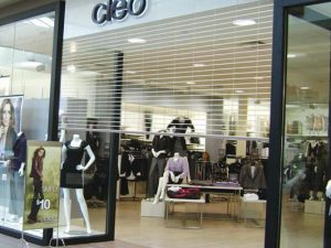 Cửa cuốn trong suốt